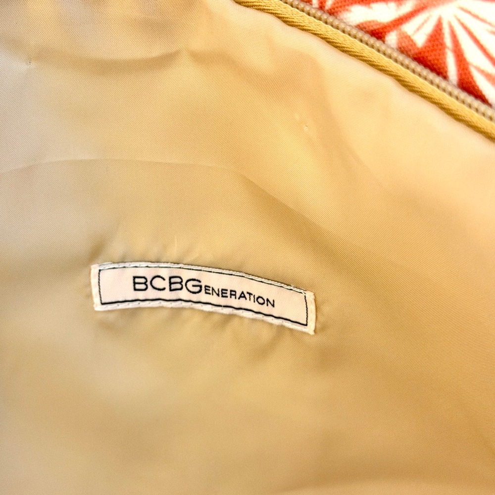 ☀️ BCBG Generation Beach Tote Bag NWOT ☀️ - Picture 2 of 3